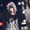 きゅるして・環やね、ヒョウ柄フード×萌え袖でキュートなポーズ パンクファッション着こなす【関コレ2025A/W】 画像