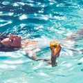 体育座りにされ前から後ろからダブル攻め。気づかぬうちに8回…「でもねまだ開発途中だよ」【実録・女性用風俗】 画像