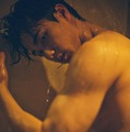 野村康太、鍛え上げたボディを惜しみなく披露 1st写真集タイトルは「暁紀」に決定 画像