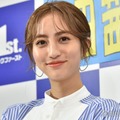 堀田茜、肩出し衣装姿に反響「ウエストが開いてるのセクシー」「上品」の声 画像
