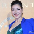 アンミカ、済州島プールサイドでの圧巻美脚に釘付け「身体の半分以上が脚」「神秘的」 画像