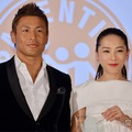 魔裟斗＆矢沢心、夫婦水着ショット公開「2人ともスタイル抜群」「美男美女すぎ」の声 画像