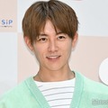 杉浦太陽「夏休みも大詰め」息子たちとの3ショット公開 肩寄せ合いピース 画像