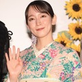 吉岡里帆、華やか浴衣姿で登場 “キュンとする”共演者を絶賛「漫画から飛び出てきた感じ」 【九龍ジェネリックロマンス】 画像