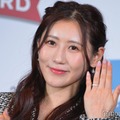 西野未姫、夫・山本圭壱＆娘との“お揃いパジャマ”ショット公開「100キロのけーでも入るのすごい」 画像