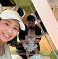 山本圭壱、妻・西野未姫＆娘とパシャリ！キッズパーク満喫SHOTに反響「楽しそうな家族」「素敵なパパさん」 画像