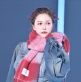 村重杏奈、胸キュン仕草連発 抜群スタイル輝く冬先取りコーデ【TGC2025A/W】 画像