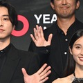 山崎賢人＆土屋太鳳ら「今際の国のアリス」キャスト12人が聖地・渋谷降臨 近距離ファンサに黄色い歓声 画像