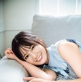日向坂46小坂菜緒、ノースリーブで素肌輝く「週刊少年マガジン」表紙登場 画像