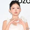 IVEレイ、美背中披露の黒衣装＆オフ感溢れる自撮り公開「すっぴん？」「ギャップがすごい」と反響 画像