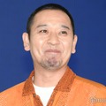 千鳥・大悟、人気アーティストの空港写真に“映り込み”こっそり韓国訪れるも「一緒に出て行ってバレた」 画像