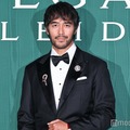 阿部寛、日曜劇場「キャスター」でブルガリ腕時計着用「仕事にあった存在価値を示してくれる」 画像