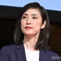 天海祐希、人気俳優から唯一の可愛いエピソード明かされる「ダイヤモンドのオーラが輝いています」【緊急取調室】 画像