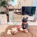 辻希美、0歳次女をあやす6歳三男の“癒し”SHOTにほっこり「笑うようになって来た」 画像