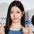 LE SSERAFIMカズハ、圧巻美脚スラリのショーパン姿に反響「異次元のスタイル」「夏が似合う」 画像