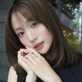志田友美、3歳娘顔出し 親子コーデ公開「撮ってると真似してくる」 画像