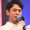 妻夫木聡・スノ目黒蓮ら、日曜劇場「ザ・ロイヤルファミリー」チーム、手話で挨拶「オレンジデイズとsilentだ」と反響 画像