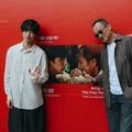 坂口健太郎、渡辺謙（C）2025 映画「盤上の向日葵」製作委員会