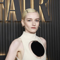 ジュリア・ガーナー Photo by Emma McIntyre/Getty Images for Vanity Fair
