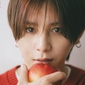 Hey! Say! JUMP山田涼介の“心に残るもの”とは 赤ニットに包まれ連載登場 画像