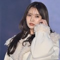 小林由依、冬の王道甘めスタイルで魅了 あざとい表情に釘付け【ガルアワ2025AW】 画像
