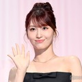 TWICEモモ、スタイル際立つ肩出しスウェット＆タンクトップ姿公開「芸術みたいな美しさ」「圧巻」の声 画像
