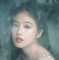 今田美桜“5年前刊行”写真集が10度目の重版 素肌輝くキャミ姿の特典カット公開【ラストショット】 画像