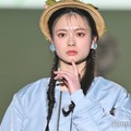 AKB48研究生・伊藤百花、渡辺麻友の卒コン衣装で美脚スラリ「可愛すぎ」「髪型もまゆゆに寄せてる？」と反響 画像