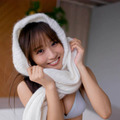 森脇梨々夏、ベッドの上でニッコリ！透明感と色気が同居するピュア美ボディに釘付け 画像