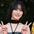南沙良＆出口夏希、華やかドレス姿でレッドカーペット 美スタイル際立つ【第38回東京国際映画祭】 画像