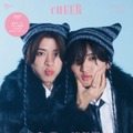 timelesz松島聡＆猪俣周杜、ファー＆猫耳“おそろコーデ”で「CHEER」表紙 今後のグループ活動も語る 画像