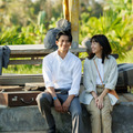寄り添う小栗旬＆ハン・ヒョジュ、仲睦まじい赤西仁＆中村ゆり捉える「匿名の恋人たち」オフショット 画像