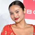 “驚異の10等身”香川沙耶、美ウエストチラ見せショットに熱視線「セクシー」「目が離せない」 画像