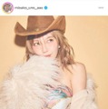 宇野実彩子、ヘルシー肌見せの“カウギャール”SHOTにファン悶絶「ビジュ良すぎ」「似合ってる」 画像