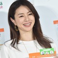井川遥、色白美脚堂々披露 美麗ショットに「息をのむ美しさ」「女神降臨」の声 画像
