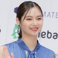 新川優愛、素肌際立つ純白ドレス姿 “左手薬指”にも注目集まる「ますます綺麗に」「骨格が神」の声 画像