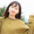 竹内涼真の美人妹、 美脚際立つデニムショーパン姿に「手足が長い」「何でも着こなしてる」と反響 画像
