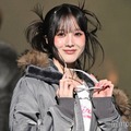 本田紗来、雰囲気ガラリのスモーキーメイク×カラーサングラス姿でのランウェイが話題「別人級」「どの系統も似合う」【TGC広島2025】 画像