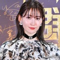 小嶋陽菜が涙 AKB48・20周年コンサート舞台裏公開に反響相次ぐ「OGの本気に感動」「伝説のライブ」 画像