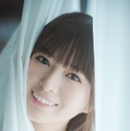 乃木坂46小川彩、近距離で自然体な姿「ボム」初ソログラビア登場【独占カットあり】 画像