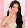 BLACKPINKジス、オン眉ショート×青メイクで雰囲気ガラリ「別人級」「印象変わる」と反響 画像