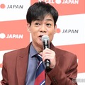 名倉潤、息子からの手紙に涙 親子2ショットに反響「素敵な息子さん」「イケメンなのが分かる」 画像