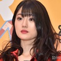 “可愛すぎる新喜劇女優”小寺真理、ミニ丈ボトムス×ロングブーツから美脚際立つ「おしゃれ」「スタイル良すぎ」の声 画像