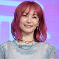 LiSA“超ミニ丈”×破れた網ソックスで美脚披露「カッコ良すぎ」「圧倒的存在感」の声 画像