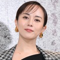 比嘉愛未、パスタ＆サラダ並んだクリスマスカラーの食卓公開「レストランみたい」「テンション上がる」の声 画像