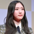 櫻坂46谷口愛季、ミニスカ×ハイソックスコーデに反響「透明感レベチ」「美脚が眩しすぎる」の声 画像