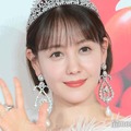 妊娠発表のトリンドル玲奈「ぽんぽこりん」マタニティ姿の近影公開「幸せオーラ溢れてる」「優しさに満ちた表情が素敵」の声 画像
