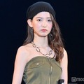 “奇跡の9頭身”黒木麗奈、股下83cmの美スタイルに驚きの声「体の半分以上が脚」「二度見した」 画像