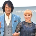 丸山桂里奈、夫・本並健治氏の娘への“チュー攻撃”ショットに反響「愛情が炸裂してる」「理想の家族すぎる」 画像