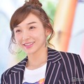 加護亜依、美脚のぞく大胆ボトムコーデに絶賛の声「スタイル良すぎ」「セクシーで素敵」 画像